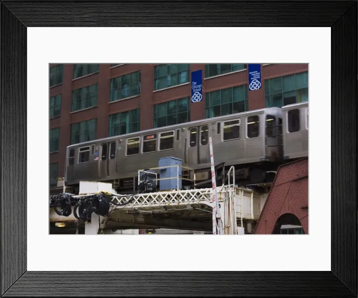 Framed Print : An El train on the Elevated train system, Chicago, Illinois, United States of America Framed Print : An El train on the Elevated train system, Chicago, Illinois, United States of America