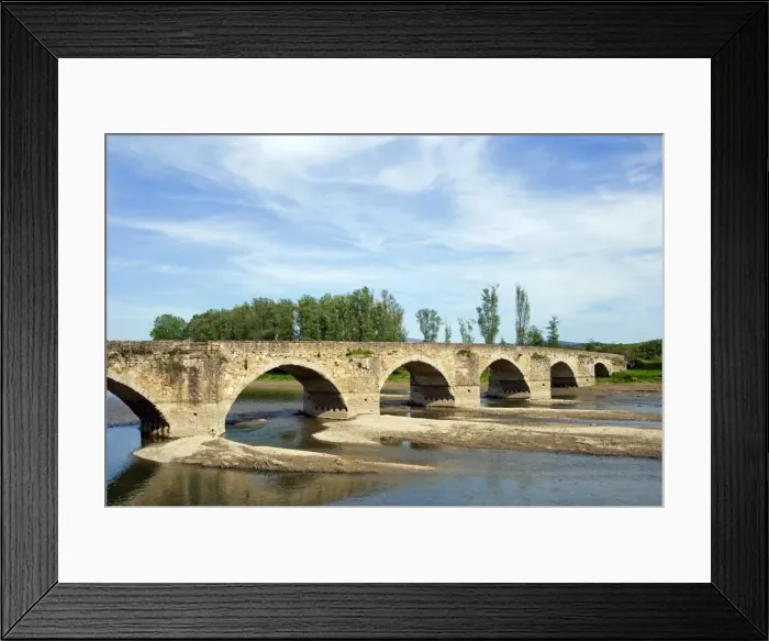 Framed Print : Arno River and the Romanesque bridge of Ponte Buriano, the bridge behind the face of Gioconda Framed Print : Arno River and the Romanesque bridge of Ponte Buriano, the bridge behind the face of Gioconda