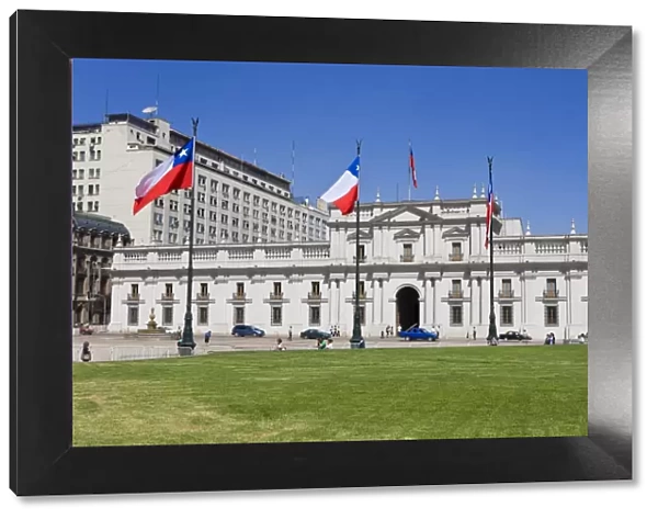 Palacio de la Moneda, Chiles presidential palace and the Plaza de la Constitucion