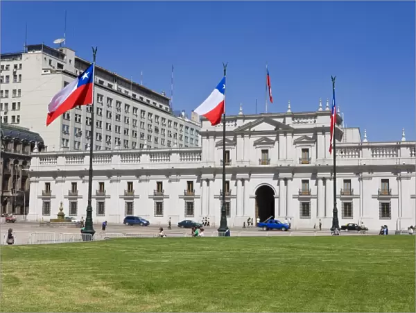 Palacio de la Moneda, Chiles presidential palace and the Plaza de la Constitucion