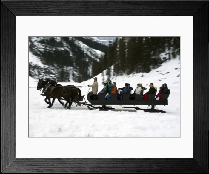 Framed Print : Sleigh ride at Chateau Lake Louise Hotel, Lake Louise, Alberta, Canada, North America Framed Print : Sleigh ride at Chateau Lake Louise Hotel, Lake Louise, Alberta, Canada, North America