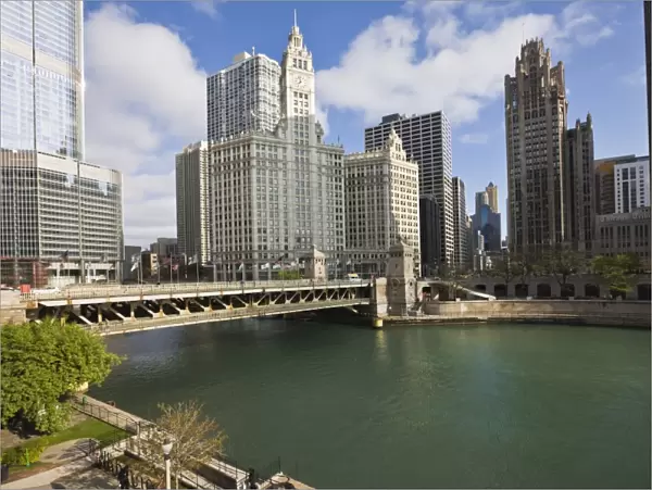 The Wrigley Building, center, North Michigan Avenue and Chicago River, Chicago