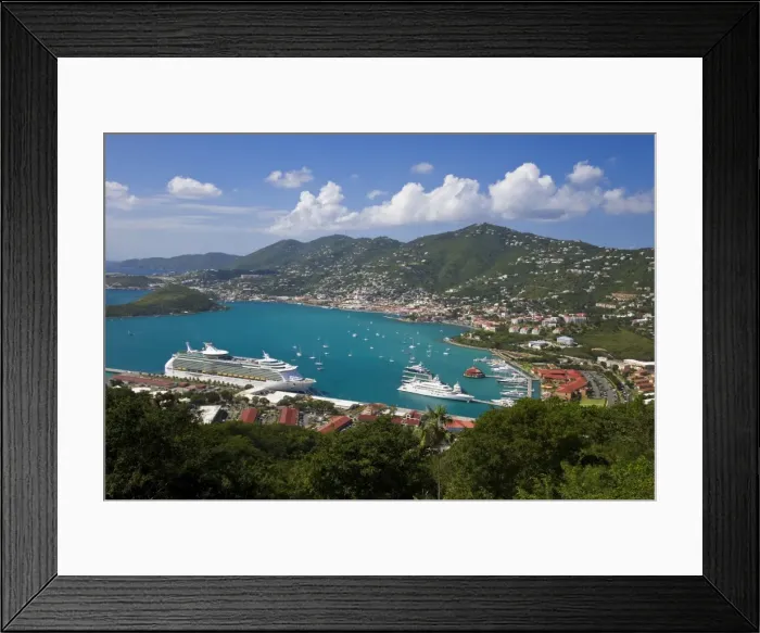 Framed Print : Elevated view over Charlotte Amalie and the cruise ship dock of Havensight, St Framed Print : Elevated view over Charlotte Amalie and the cruise ship dock of Havensight, St