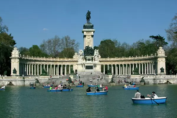 Alfonso XII monument, Retiro Park, Madrid, Spain, Europe