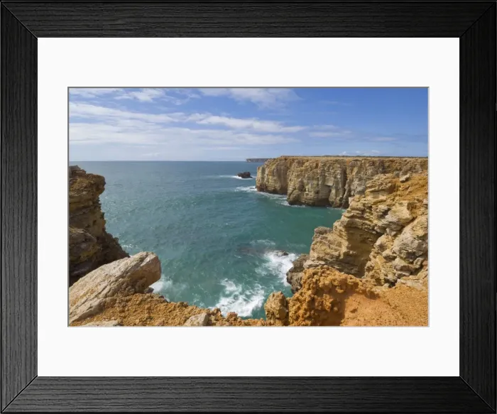 Framed Print : Atlantic Ocean and cliffs on the Cape St. Vincent peninsula, Sagres, Algarve