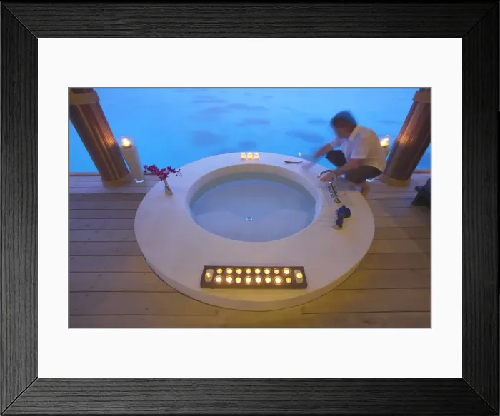 Framed Print : Jaccuzi in the Maldives, Indian Ocean, Asia Framed Print : Jaccuzi in the Maldives, Indian Ocean, Asia