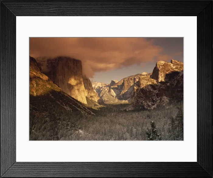 Framed Print : Yosemite Valley at dusk during winter, Yosemite National Park, UNESCO World Heritage Site Framed Print : Yosemite Valley at dusk during winter, Yosemite National Park, UNESCO World Heritage Site