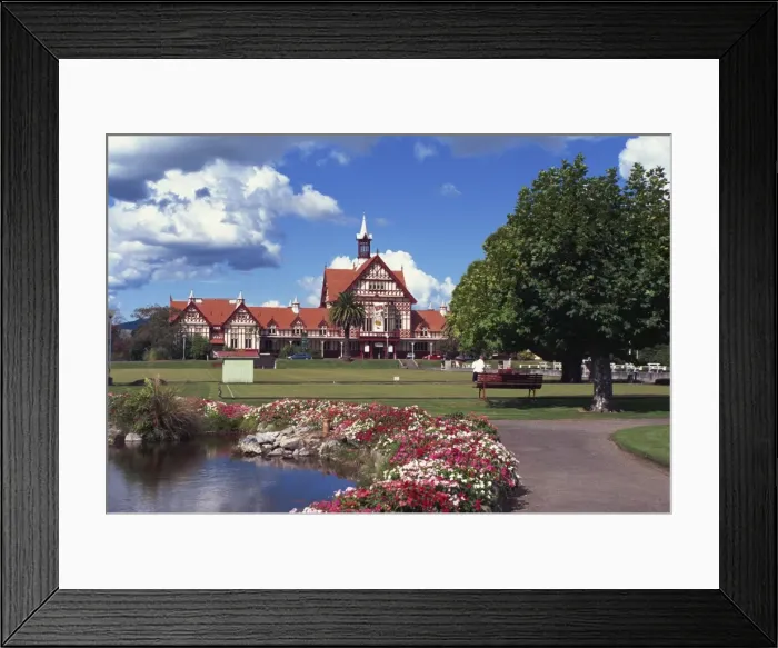 Framed Print : Gardens in front of the Bath House Museum in Rotorua, North Island, New Zealand, Pacific Framed Print : Gardens in front of the Bath House Museum in Rotorua, North Island, New Zealand, Pacific