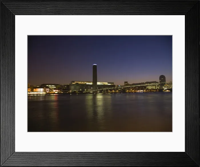 Framed Print : The Tate Modern and the Millennium Bridge at night, London, England, United Kingdom Framed Print : The Tate Modern and the Millennium Bridge at night, London, England, United Kingdom