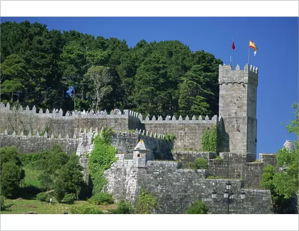 Medieval walls surrounding the parador, Bayona, Galicia, Spain, Europe