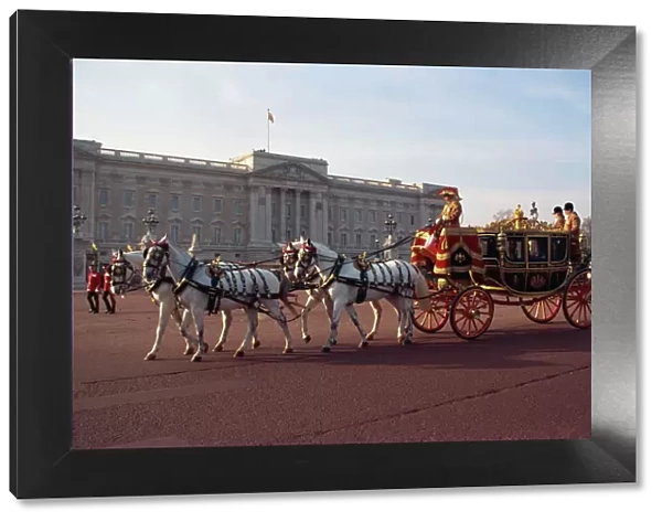 Royal carriage outside Buckingham Palace, London, England, United Kingdom, Europe