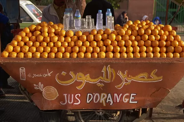 Orange juice stall, Taroudannt, Morocco, North Africa, Africa