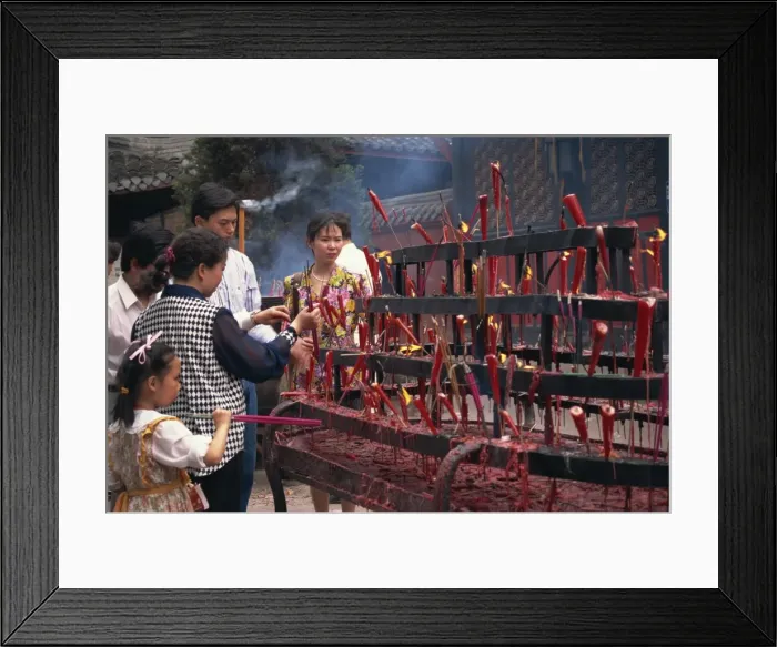 Framed Print : People lighting candles in the Wenshu Temple in Chengdu, Sichuan, China, Asia Framed Print : People lighting candles in the Wenshu Temple in Chengdu, Sichuan, China, Asia