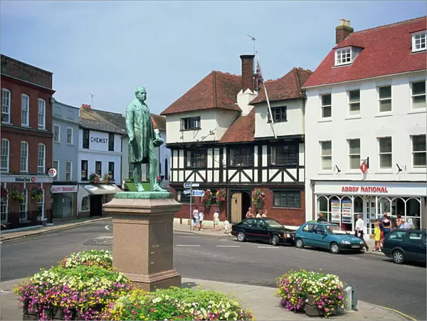Maket Square and statue of Palmerston, Romsey, Hampshire, England, United Kingdom, Europe