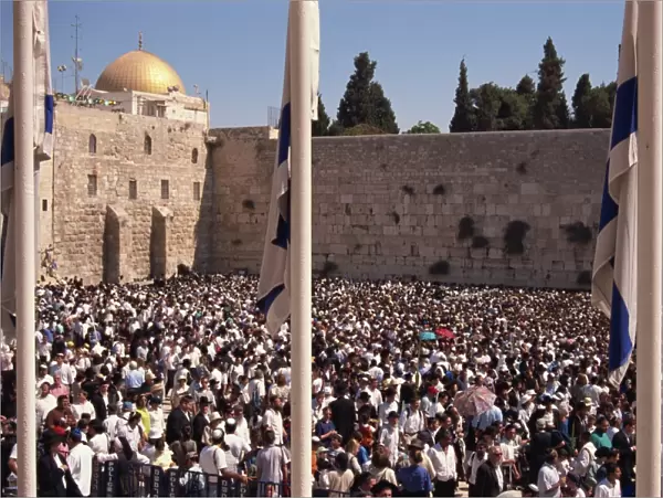 View with huge crowd and Dome of the Rock, Western Wall, Old City, Jerusalem