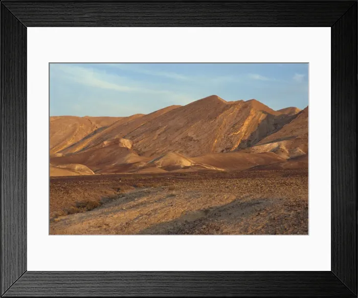 Framed Print : Rocky plain and hills in the background in the Negev Desert, Israel, Middle East Framed Print : Rocky plain and hills in the background in the Negev Desert, Israel, Middle East