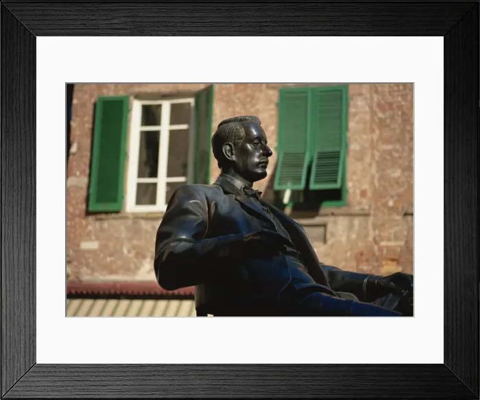 Framed Print : Statue of Puccini, Lucca, Tuscany, Italy, Europe Framed Print : Statue of Puccini, Lucca, Tuscany, Italy, Europe