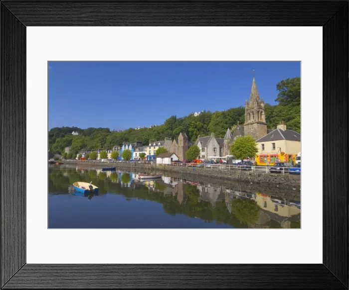 Framed Print : Multicoloured houses and small boats in the harbour at Tobermory, Balamory Framed Print : Multicoloured houses and small boats in the harbour at Tobermory, Balamory
