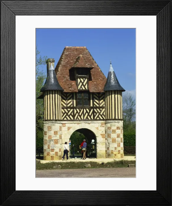 Framed Print : Gatehouse dating from the 15th and 16th centuries, Crevecoeur Manor, Basse Normandie Framed Print : Gatehouse dating from the 15th and 16th centuries, Crevecoeur Manor, Basse Normandie