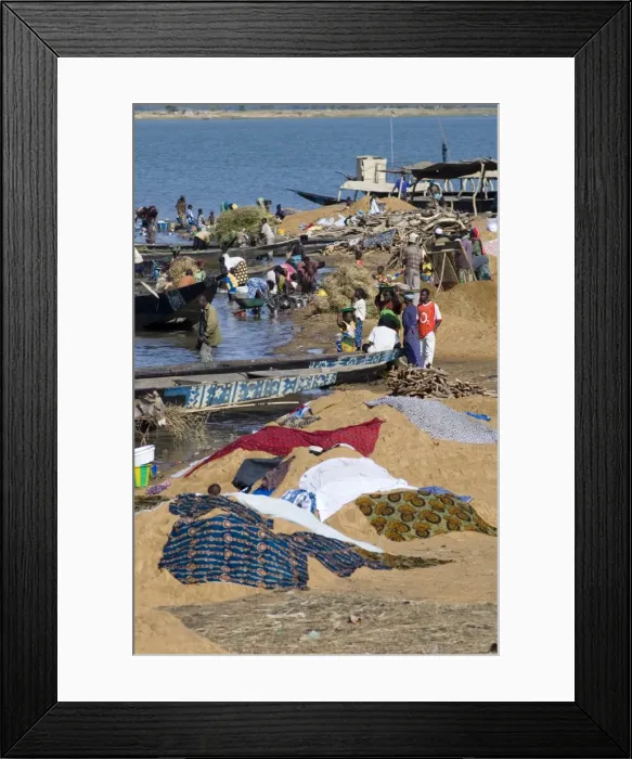 Framed Print : The bank of the River Niger, Segou, Mali, Africa Framed Print : The bank of the River Niger, Segou, Mali, Africa