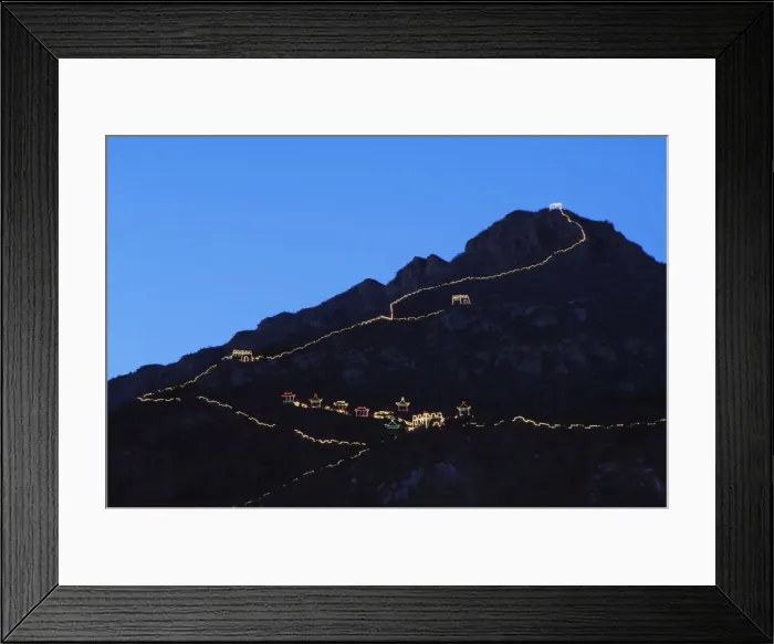 Framed Print : A display of night time illuminations and copy of the Great Wall of China at Longqing Gorge Ice sculpture festival, Beijing Framed Print : A display of night time illuminations and copy of the Great Wall of China at Longqing Gorge Ice sculpture festival, Beijing