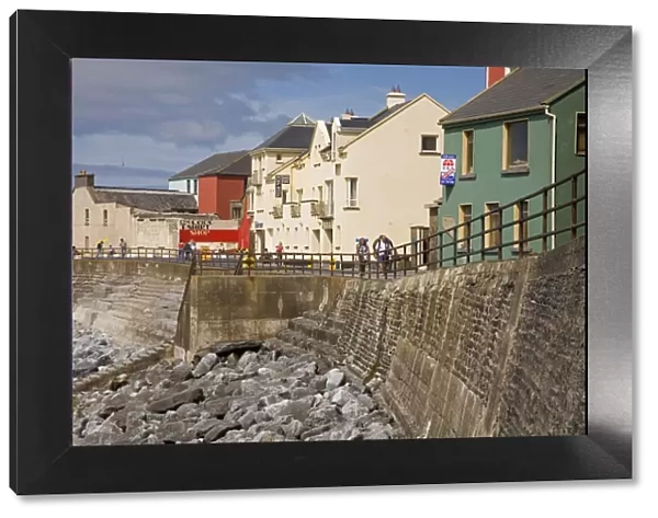 Lahinch Town, County Clare, Munster, Republic of Ireland, Europe