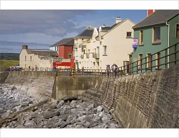 Lahinch Town, County Clare, Munster, Republic of Ireland, Europe