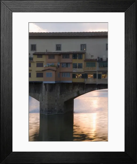Framed Print : The Ponte Vecchio and the river Arno at dusk, Florence, Tuscany, Italy, Europe Framed Print : The Ponte Vecchio and the river Arno at dusk, Florence, Tuscany, Italy, Europe