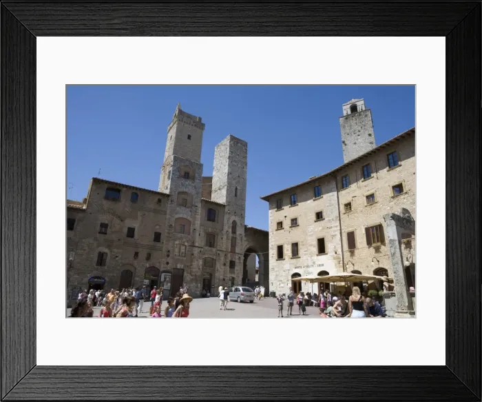Framed Print : Piazza della Cisterna in San Gimignano, UNESCO World Heritage Site, Tuscany Framed Print : Piazza della Cisterna in San Gimignano, UNESCO World Heritage Site, Tuscany