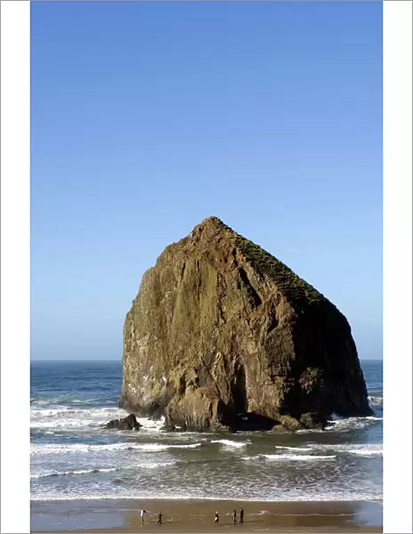 Haystack Rock, Cannon Beach, Oregon, United States of America, North America