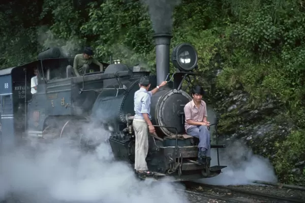 Railway engine, Darjeeling, India, Asia