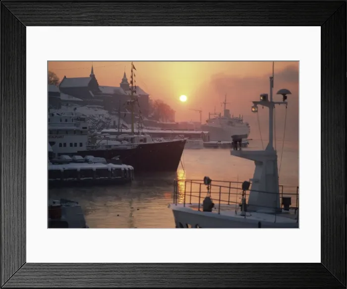 Framed Print : Sunrise over harbour and Akershus Castle, Oslo, Norway, Scandinavia, Europe Framed Print : Sunrise over harbour and Akershus Castle, Oslo, Norway, Scandinavia, Europe