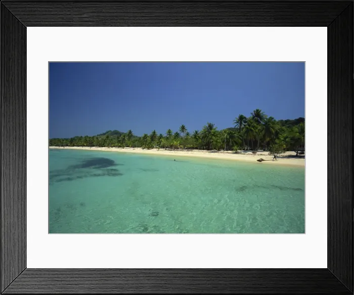 Framed Print : West Bay, at western tip of Roatan, largest of the Bay Islands, Honduras Framed Print : West Bay, at western tip of Roatan, largest of the Bay Islands, Honduras