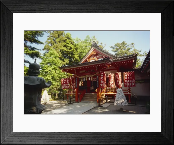 Framed Print : Temple in Kenrokuen Garden, Kanazawa, Japan, Asia Framed Print : Temple in Kenrokuen Garden, Kanazawa, Japan, Asia