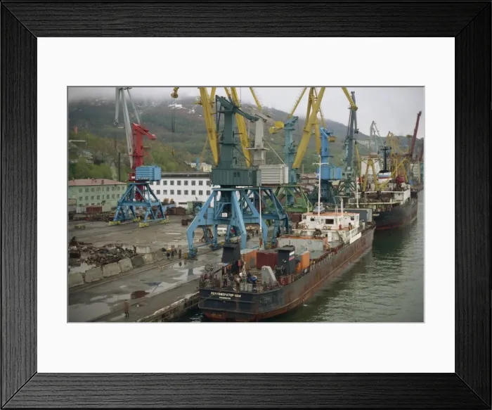 Framed Print : Port of Petropavlovsk, Kamchatka Peninsula, Russian Far East, Russia, Europe Framed Print : Port of Petropavlovsk, Kamchatka Peninsula, Russian Far East, Russia, Europe