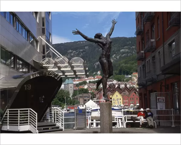 Sculpture, Strandkaien, Grieg Commercial Centre, Bergen, Norway, Scandinavia, Europe