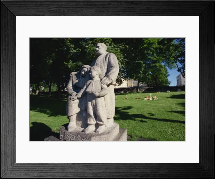 Framed Print : Sailors monument, Alesund, Norway, Scandinavia, Europe Framed Print : Sailors monument, Alesund, Norway, Scandinavia, Europe