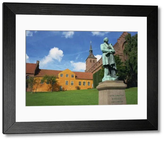 Framed Print : Statue of Hans Christian Andersen, Odense, Funen, Denmark, Scandinavia, Europe Framed Print : Statue of Hans Christian Andersen, Odense, Funen, Denmark, Scandinavia, Europe