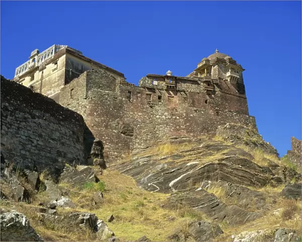 Badal Mahal (Cloud Palace) on peak of a rocky outcrop, Kumbalgarh Fort