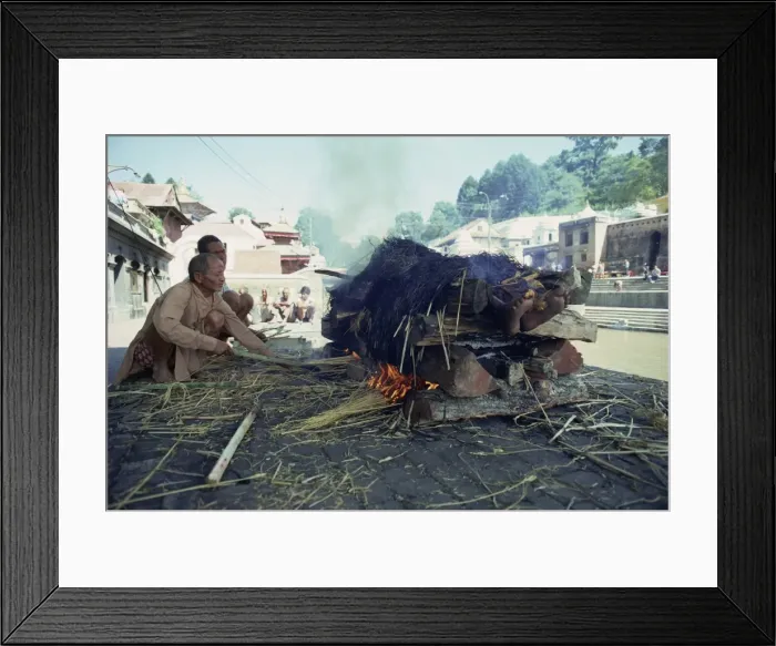 Framed Print : Hindu cremation, Pashupatinath Temple, Kathmandu, Nepal, Asia Framed Print : Hindu cremation, Pashupatinath Temple, Kathmandu, Nepal, Asia