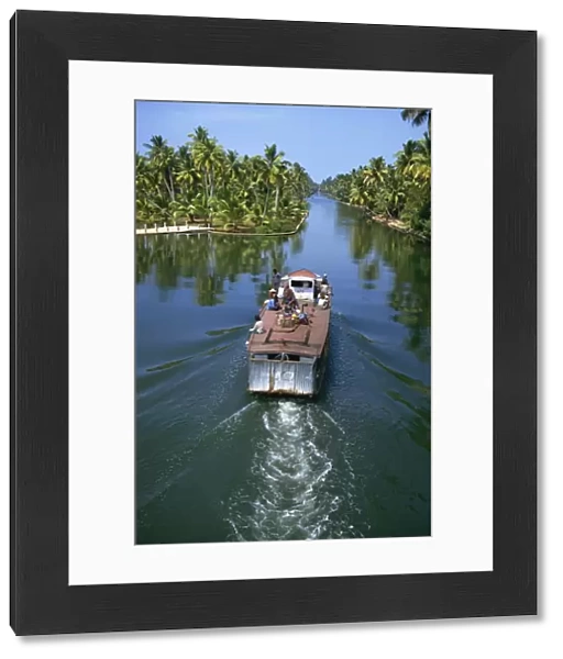 Boat service at Chavara, Backwaters between Quilon and Alleppey, Kerala, India, Asia