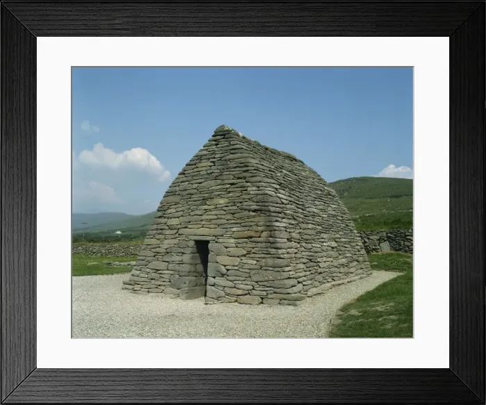 Framed Print : Gallarus Oratory, dating from the 9th century, Dingle, County Kerry, Munster Framed Print : Gallarus Oratory, dating from the 9th century, Dingle, County Kerry, Munster