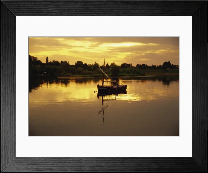Framed Print : River Dordogne, Bergerac, Dordogne, Aquitaine, France, Europe Framed Print : River Dordogne, Bergerac, Dordogne, Aquitaine, France, Europe