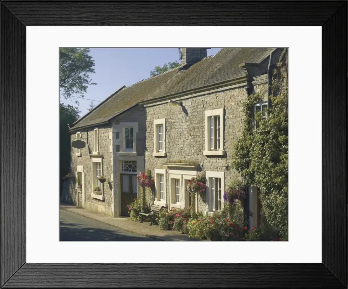 Framed Print : Houses on the Village Green, Alstonefield, Peak District National Park Framed Print : Houses on the Village Green, Alstonefield, Peak District National Park