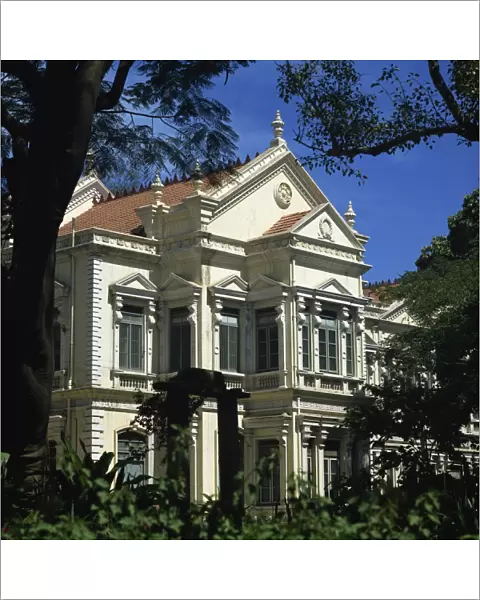 Colonial house, Mahatma Gandhi Road, Bangalore, Karnataka state, India, Asia
