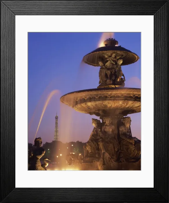 Framed Print : The water fountain in the Place de la Concorde with the Eiffel Tower beyond Framed Print : The water fountain in the Place de la Concorde with the Eiffel Tower beyond