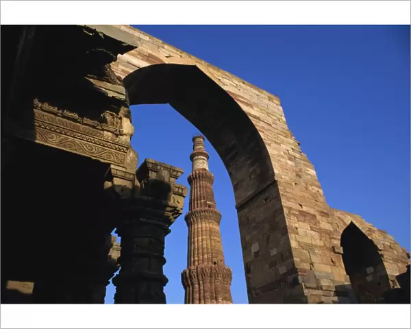 The Qutub Minar, UNESCO World Heritage Site, Delhi, India, Asia