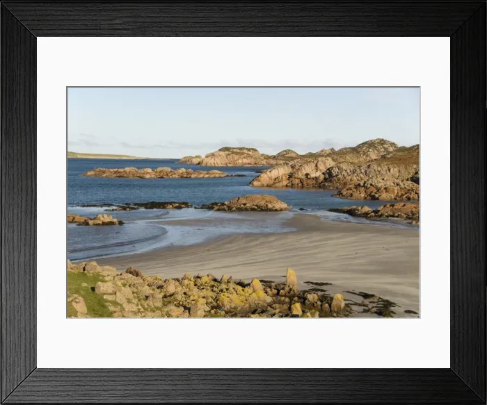 Framed Print : Sand beach between outcrops of pink Ross of Mull granite, Fionnphort, Ross of Mull Framed Print : Sand beach between outcrops of pink Ross of Mull granite, Fionnphort, Ross of Mull