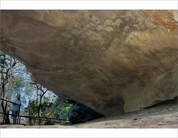 Palaeolithic artwork on the roof of the Zoo Cave, Bhimbetka Caves, a large group of rock shelters in quartzitic sandstone in the hills above Obaidullaganj, south of Bhopal, Madhya Pradesh state