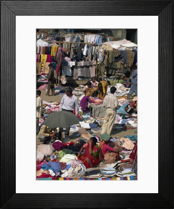 Framed Print : Clothes market, Pune, Maharashtra state, India, Asia Framed Print : Clothes market, Pune, Maharashtra state, India, Asia